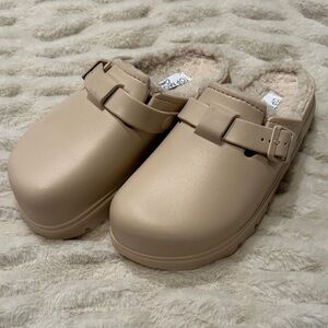 Top Moda size 8 Beige Clog-Style Shoes with Buckle. Like new